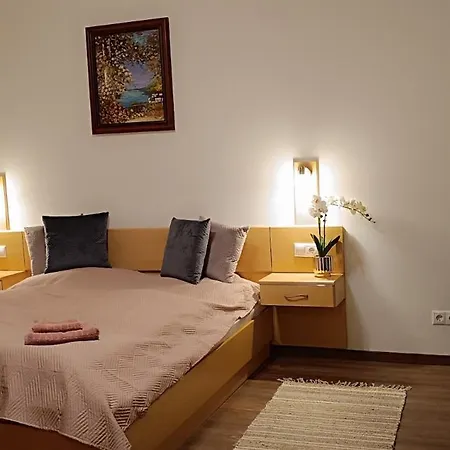 Borisz Aparthotel *