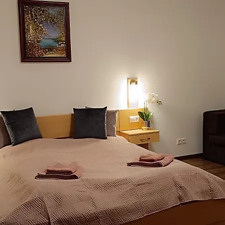 Borisz Aparthotel *